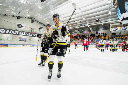 Peter Lorentzen of Stavanger Oilers looks dejected