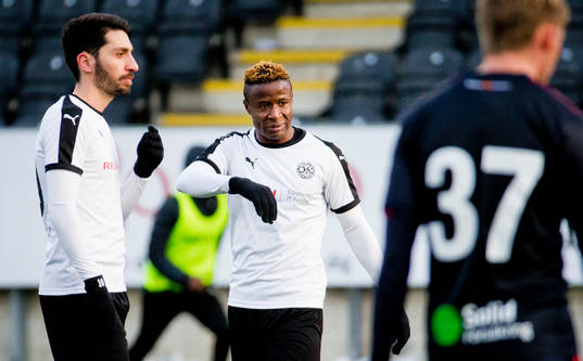 Örebros Kennedy Igboananike gör 1-1