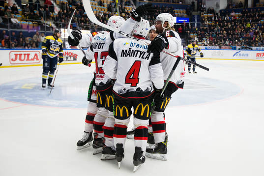 Malmö Redhawks Nichlas Hardt jublar