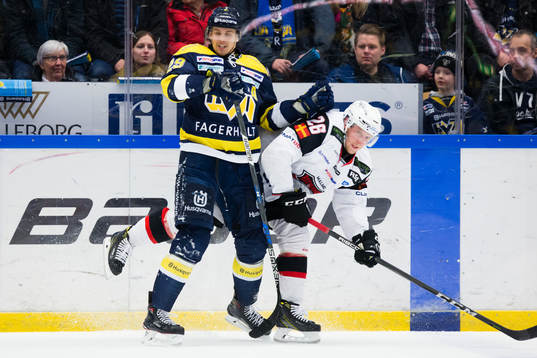 s David Ullström mot Malmö Redhawks Axel Wemmenborn