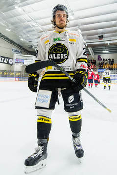 Kristian Forsberg of Stavanger Oilers looks dejected