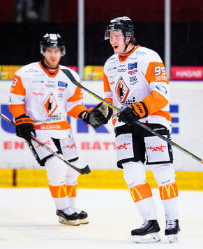 Karlskronas Carl Persson jublar