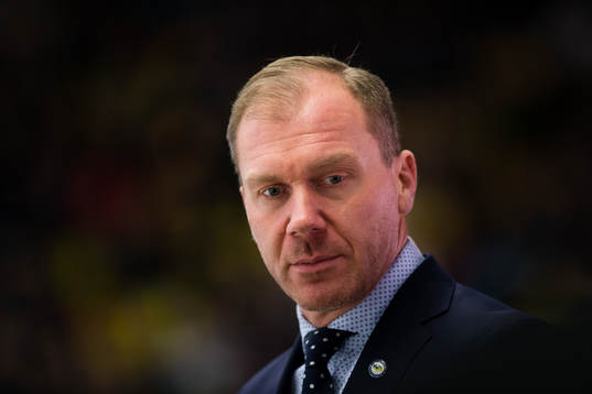s tränare Johan Lindbom
