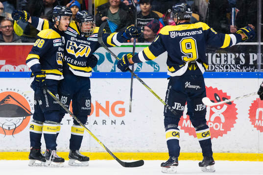 s Pierre Engvall, David Gustafsson och Victor Ejdsell jublar