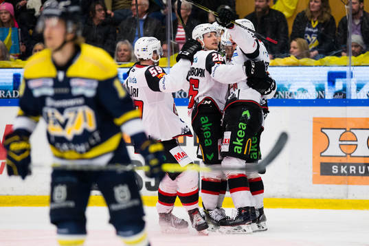 Malmö Redhawks Daniel Zaar jublar