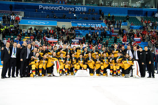 Team Germany, silver, celebrating