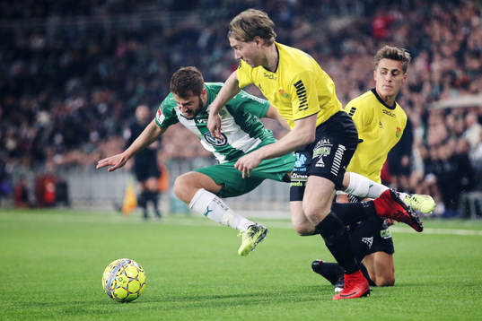 Hammarbys Rebin Asaad och GAIS August Wängberg