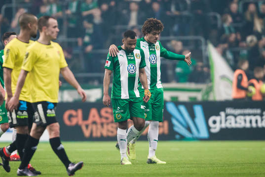 Hammarbys Serge-Junior Martinsson Ngouali och Neto Borges
