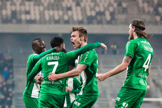 Hammarbys Imad Khalili jublar med Pa Amat Dibba oh