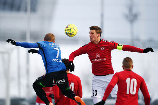 Trelleborgs Erik Andersson och Kalmars Viktor Elm i