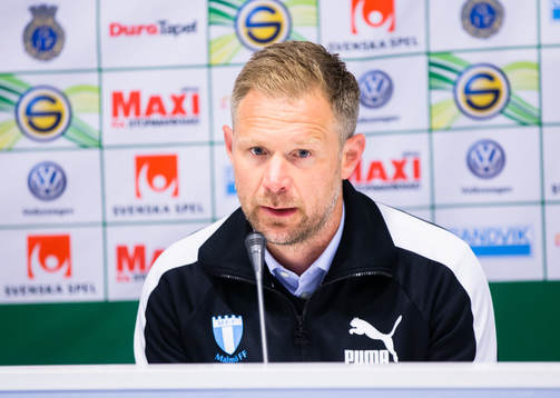 Malmö FFs tränare Magnus Pehrsson på presskonferensen