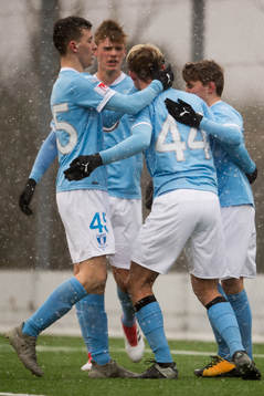 Malmö FF’s Noel Hansson jublar