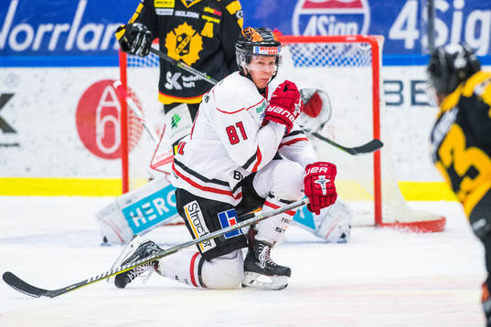 Örebros Ari Gröndahl täcker skott