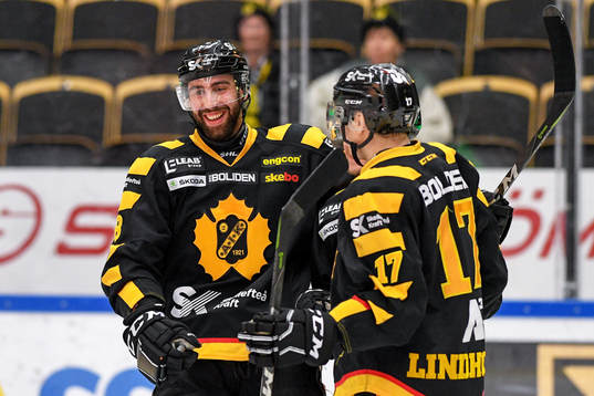 Skellefteås Jonathan Pudas jublar