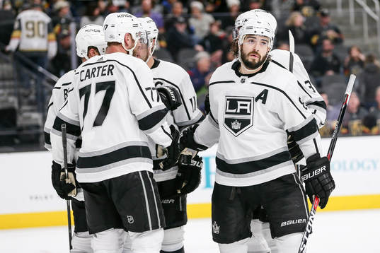 Los Angeles Jeff Carter och Drew Doughty jublar