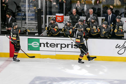 Las Vegas William Karlsson gör 1-0 och jublar