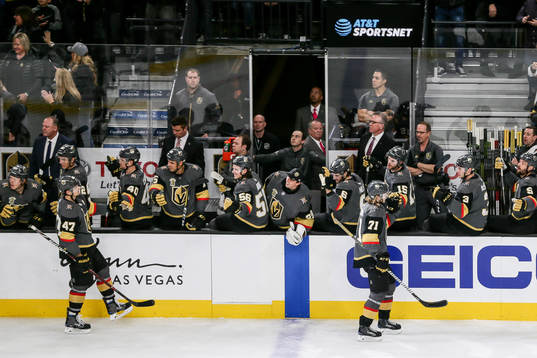 Las Vegas William Karlsson gör 1-0 och jublar