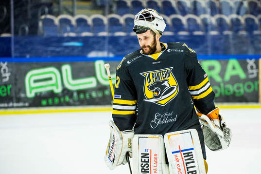 Panterns målvakt Jonatan Bjurö deppar