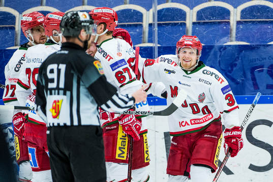 Modos Kristian Jakobsson jublar