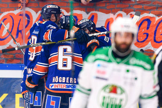 Växjös spelare jublar