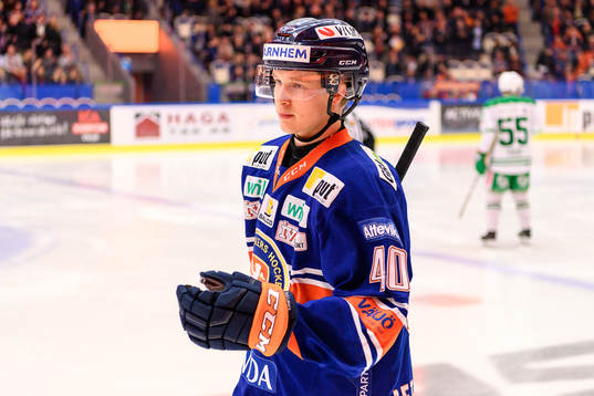 Växjös Elias Pettersson jublar
