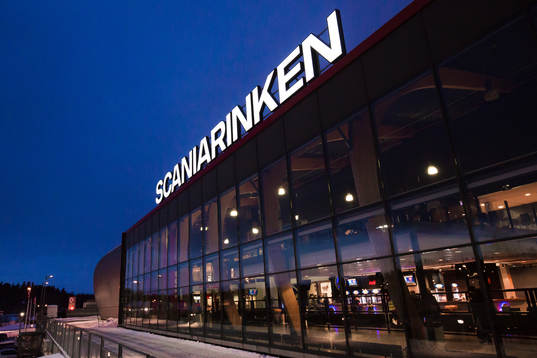 Exteriör av Scaniarinken innan ishockeymatchen i