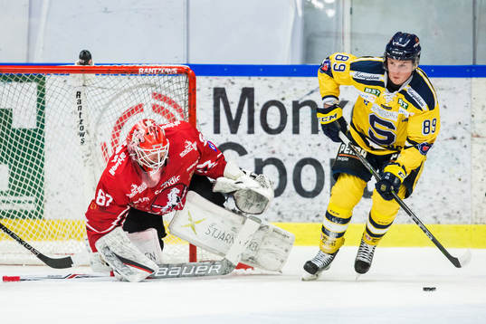 Vita Hästens målvakt Pontus Sjögren och Södertäljes