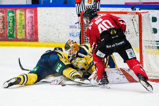 Vita Hästens Mattias Kalin men en målchans framför