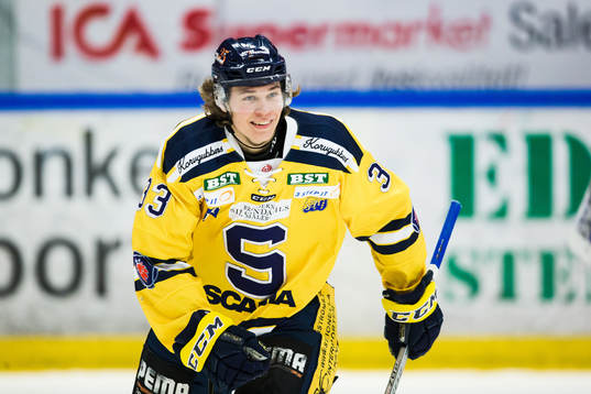 Södertäljes Måns Lindbäck jublar