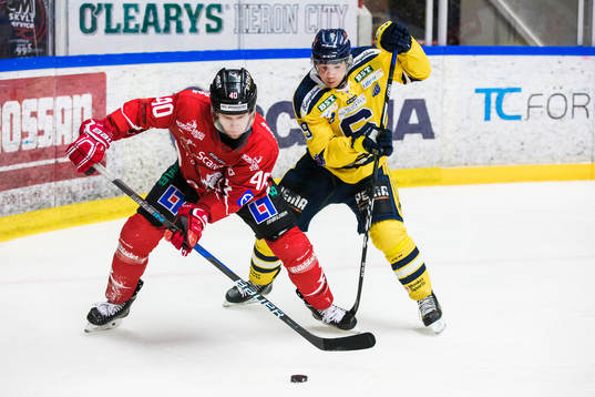 Vita Hästens Mattias Kalin och Södertäljes Lucas Carlsson