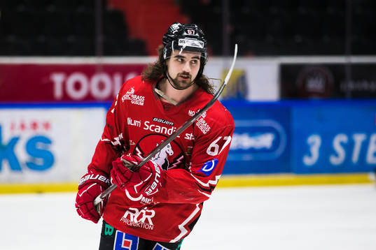 Vita Hästens Patrick Nilsson innan ishockeymatchen i