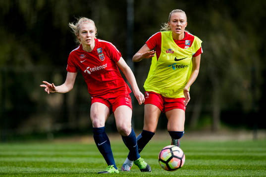 Bläddra bland fler bilder av Fotboll, Dam, Algarve Cup 2018, Dag 2, Norge, Träning