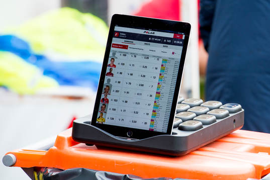 En iPad med ett program från Polar som visar konditionsdata