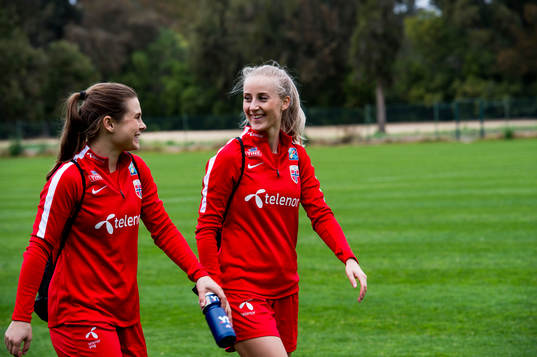 Emilie Bosshard Haavi och Anja Sønstevold
