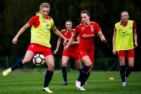 Kristine Bjørdal Leine och Vilde Bøe Risa