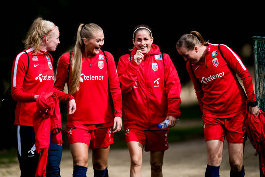 Ina Gausdal, Lisa-Marie Karlseng Utland, Ingrid Ryland och
