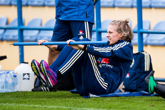 Lina Hurtig kör rehab