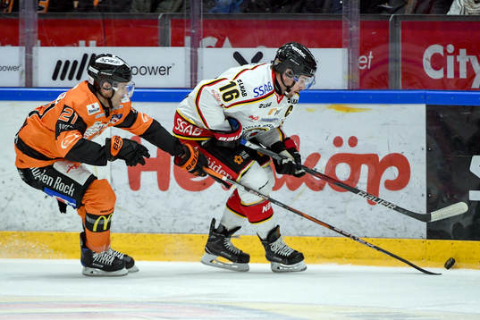 Luleås Niklas Olausson och Karlskronas Cory Murphy