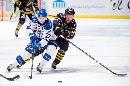 s Max Lindholm