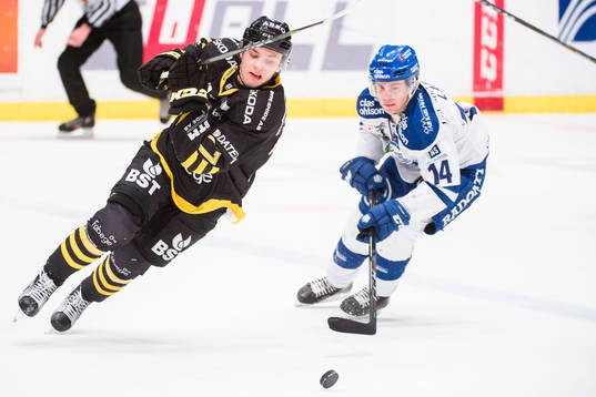 s Simon Fernholm och Leksands Oskar Lang