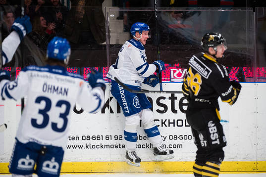 Leksands Tobias Forsberg jublar