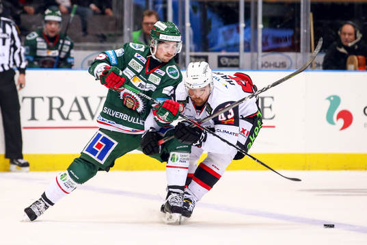 Frölundas Adam Almqvist och Malmö Redhawks Nichlas Hardt