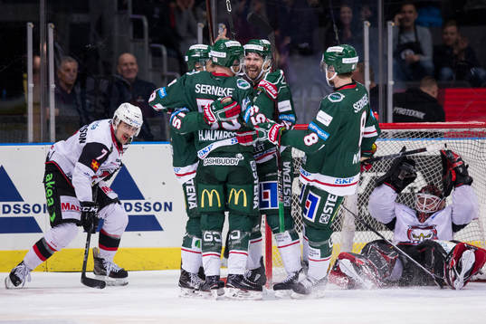 Frölundas Jonathan Sigalet jublar ihop med Mats Rosseli