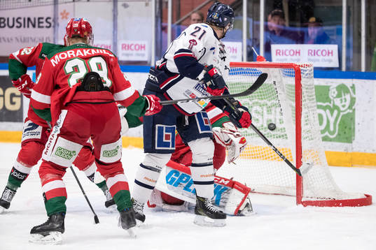 Linköpings Emil Sylvegård gör 0-1 bakom Moras målvakt