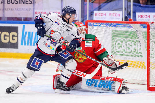 Linköpings Mathis Olimb och Moras målvakt Christian