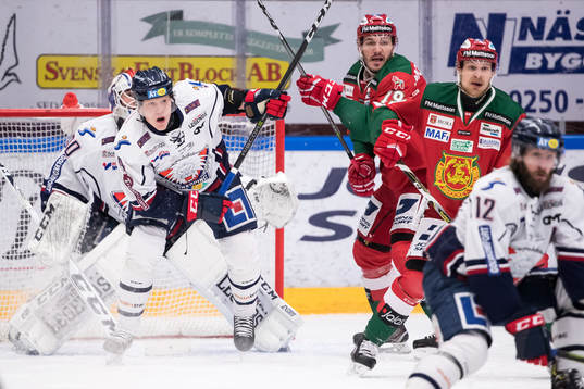 Linköpings Emil Sylvegård och Moras John Persson  i