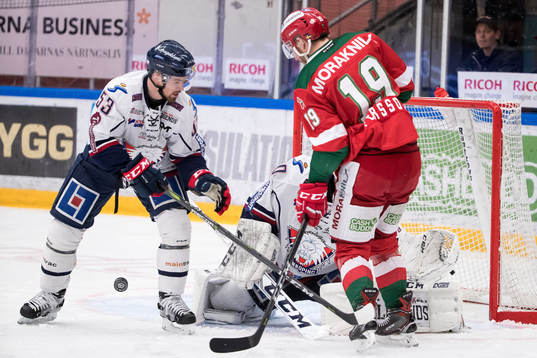Linköpings Eddie Larsson och Moras John Persson  i