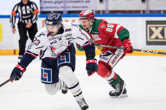 Linköpings Niklas Persson och Moras Mathias Bromé  i
