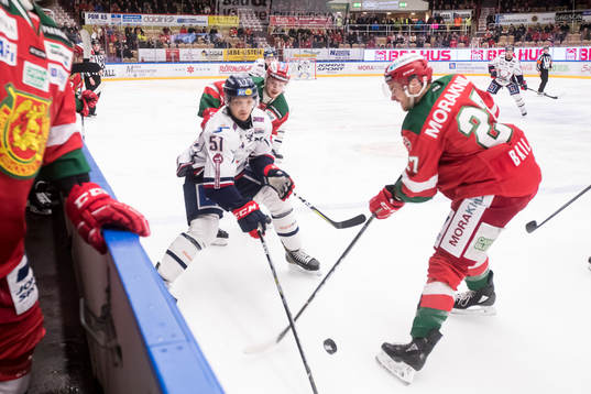 Linköpings Kristian Näkyvä och Moras Matt Bailey  i