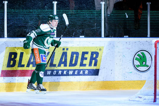Färjestads Oskar Steen jublar